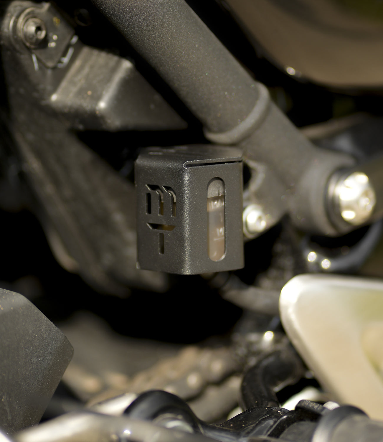 RESERVOIR OIL GUARD (MS) FOR TRIUMPH SCRAMBLER 400X