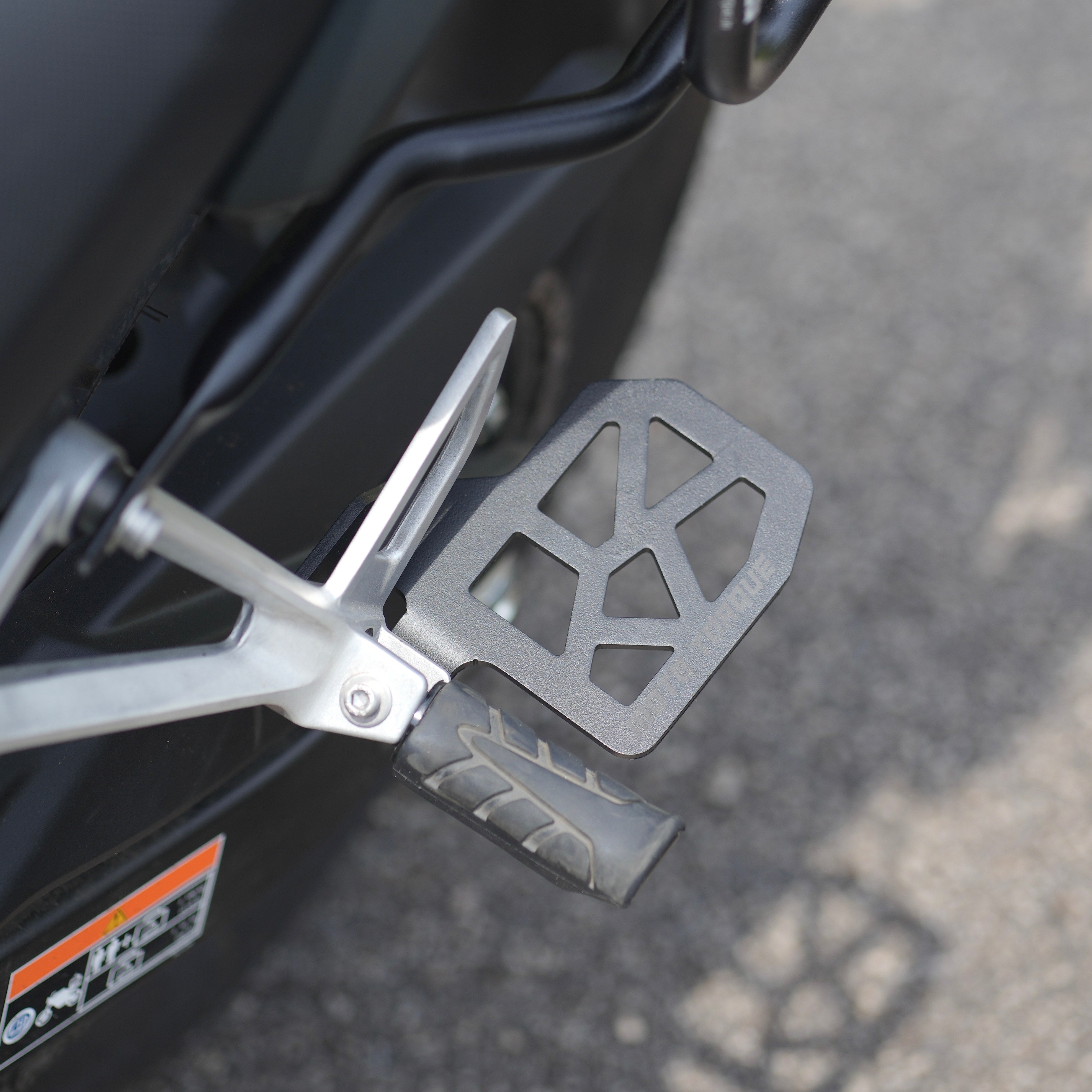 FOOTREST SET FOR HONDA NX-500 - Image 2